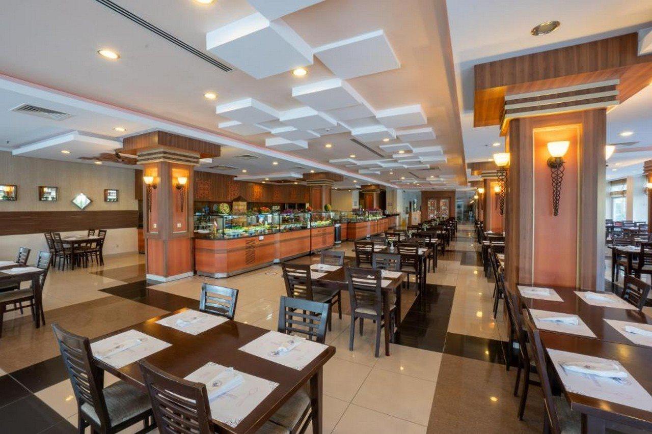 Titan Select Hotel โคนัคคลึ ภายนอก รูปภาพ