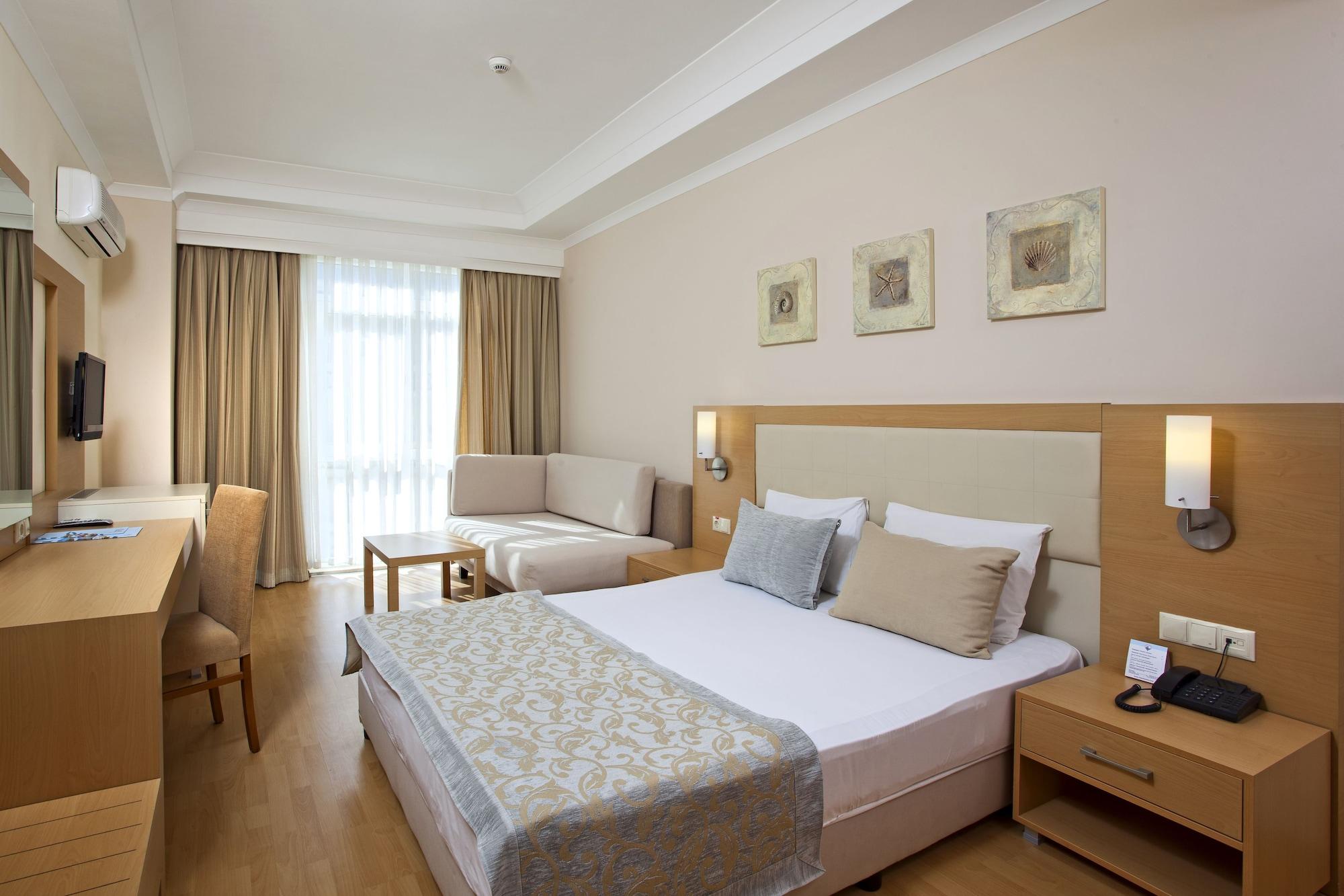 Titan Select Hotel โคนัคคลึ ภายนอก รูปภาพ