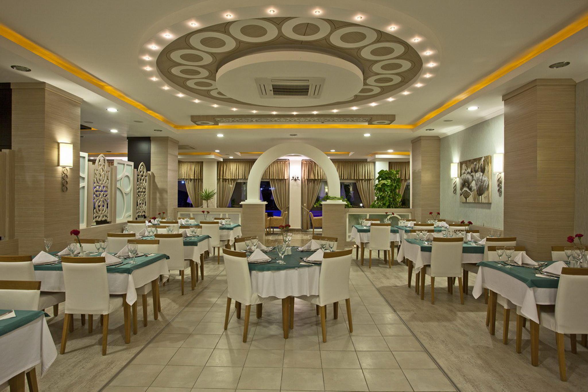 Titan Select Hotel โคนัคคลึ ภายนอก รูปภาพ