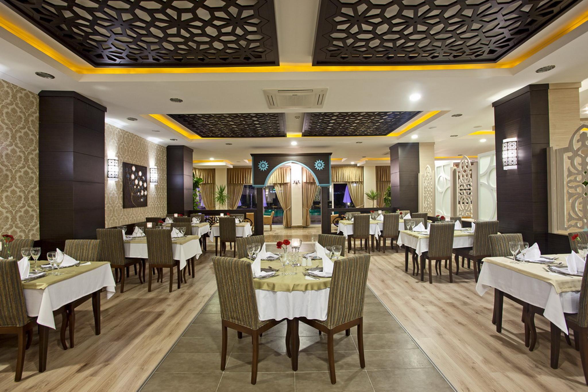 Titan Select Hotel โคนัคคลึ ภายนอก รูปภาพ