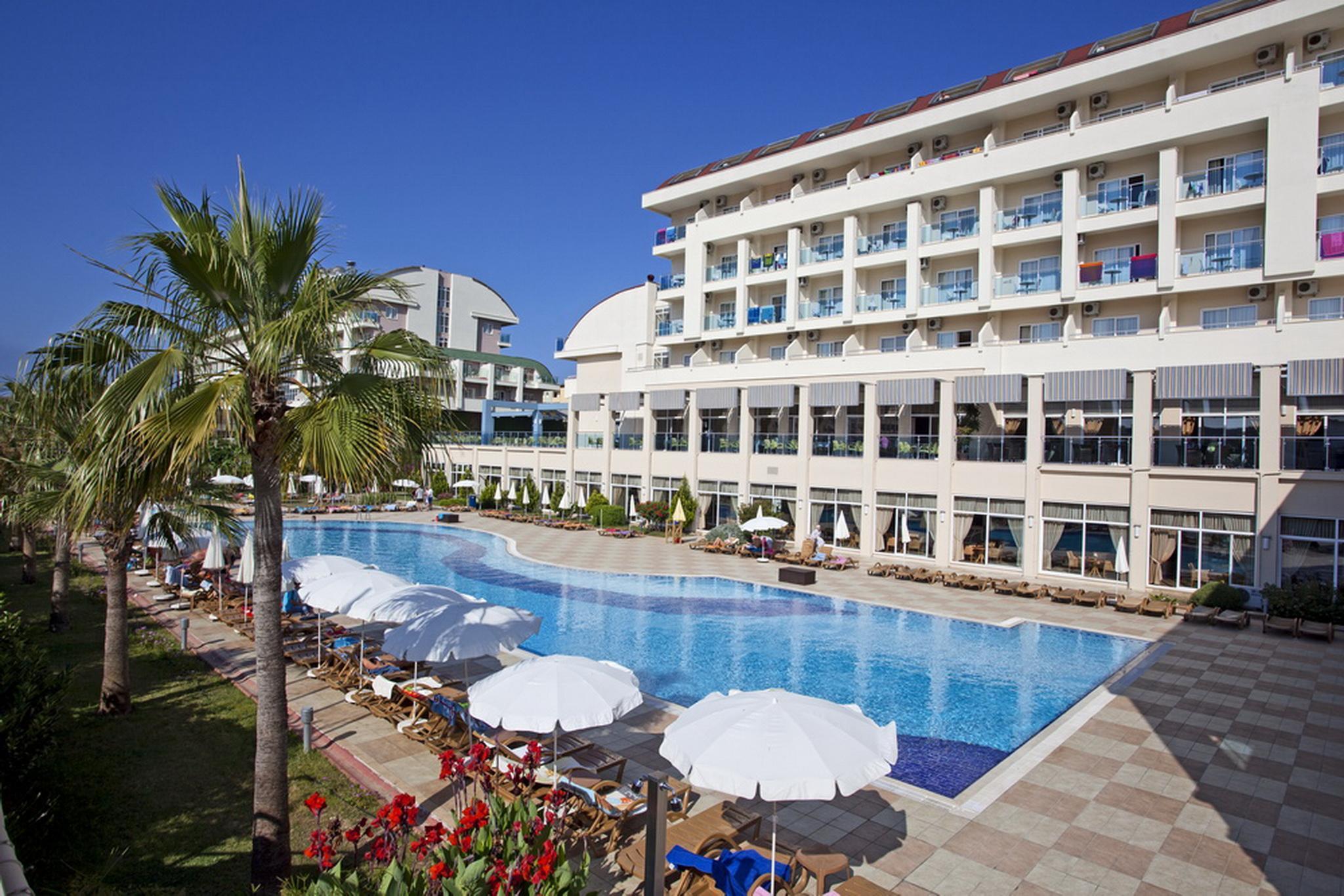 Titan Select Hotel โคนัคคลึ ภายนอก รูปภาพ