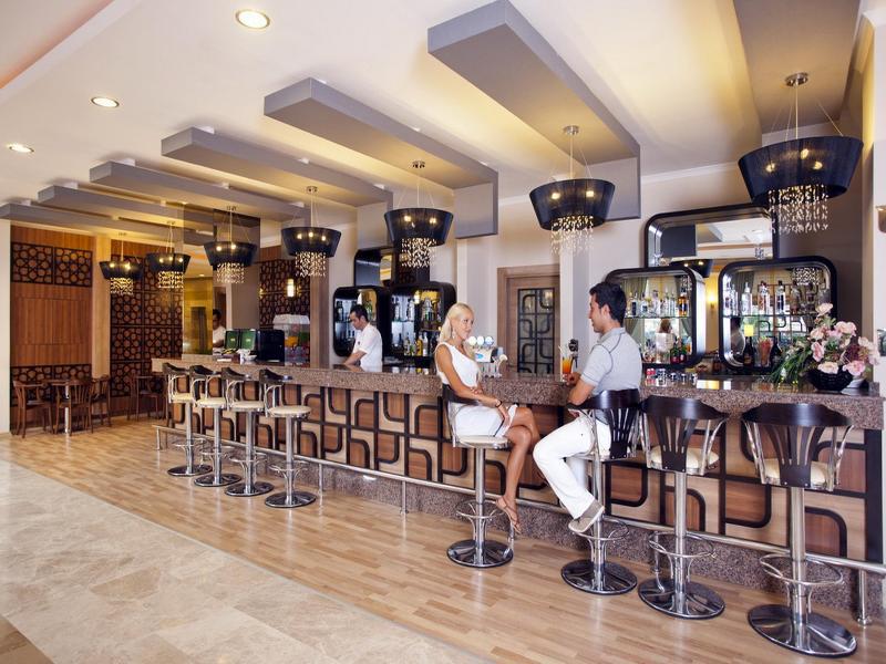 Titan Select Hotel โคนัคคลึ ภายนอก รูปภาพ