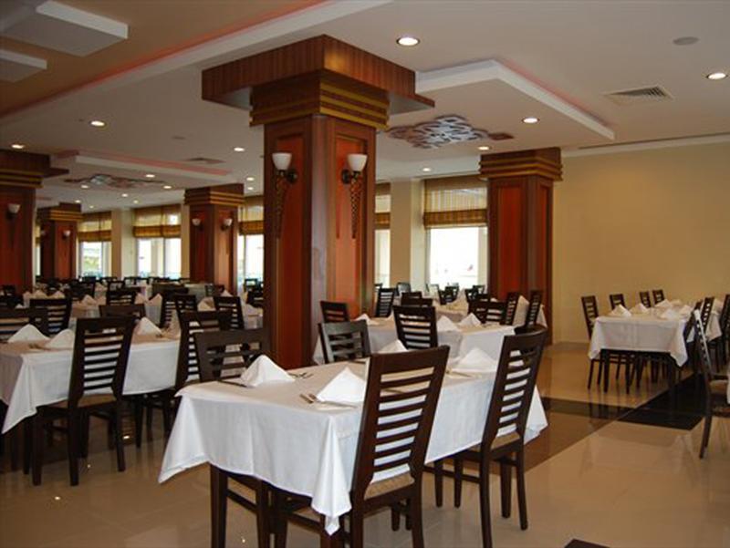 Titan Select Hotel โคนัคคลึ ภายนอก รูปภาพ