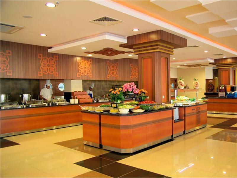 Titan Select Hotel โคนัคคลึ ภายนอก รูปภาพ