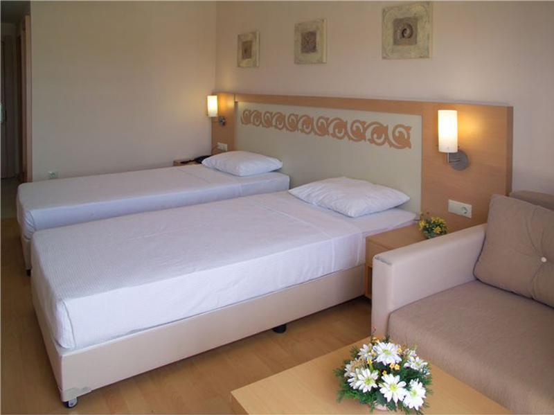 Titan Select Hotel โคนัคคลึ ภายนอก รูปภาพ