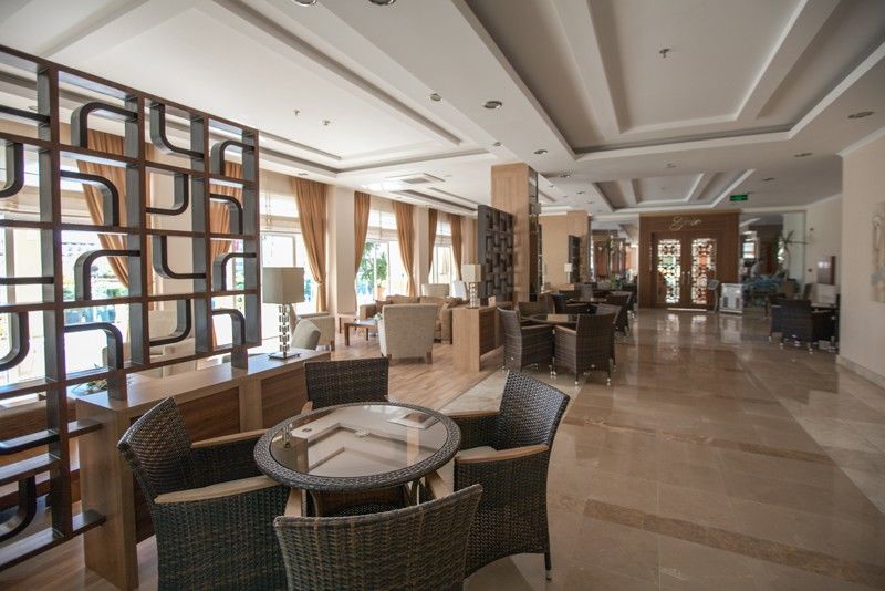 Titan Select Hotel โคนัคคลึ ภายนอก รูปภาพ